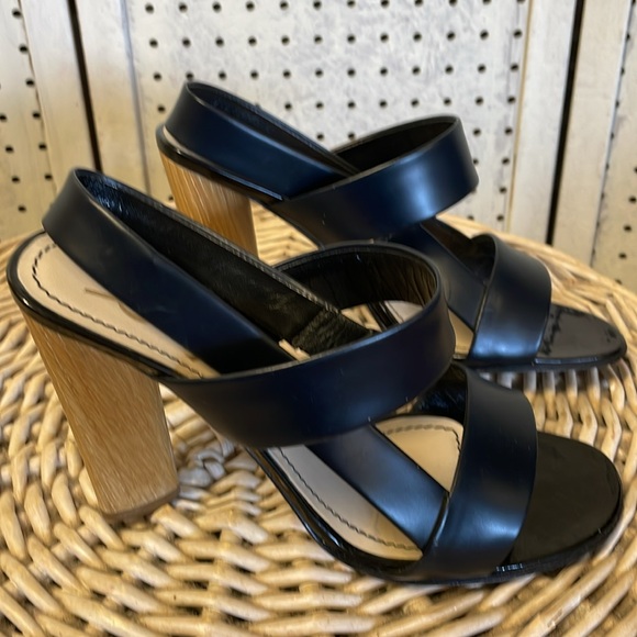 YVES SAINT LAURENT - Picture 8 of 10